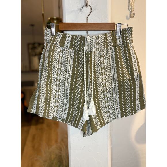 House of Harlow 1960 Pants - House of Harlow 1960 linen blend embroidered shorts Size Medium 6-10 Green/White